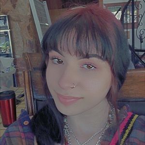 Meet your Posher, Corrine